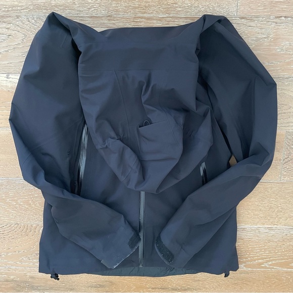 Arc’teryx - Picture 13 of 15